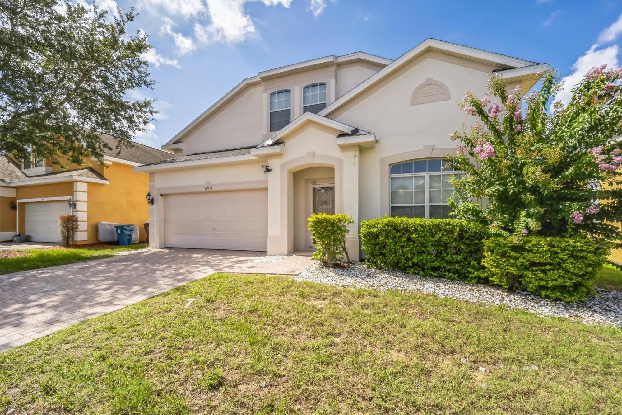 Elegant 5br With Private Pool Ferienhaus
